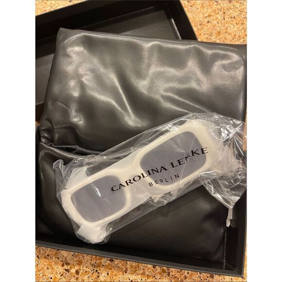 White Square Frame Women\'s Sunglasses (CL9028-3) main image 5